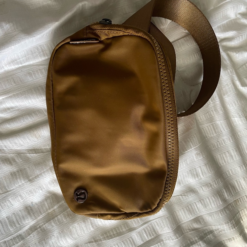 lululemon belt bag